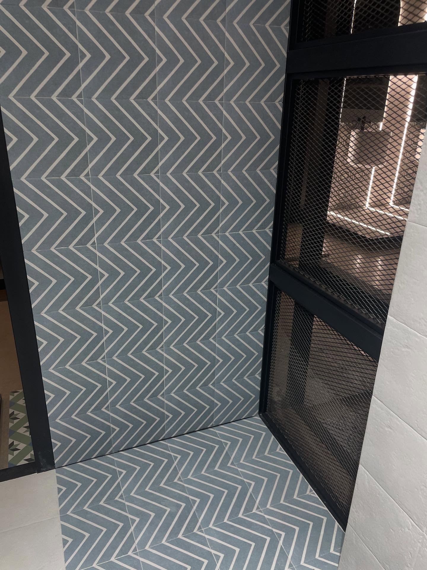 Carrelage Effet carreau de ciment Blue Water Decor Blue One 20x20 cm de Mainzu