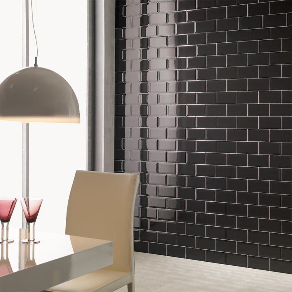 Carrelage Mural Metro Bissel Negro Brillant 10x20 cm de Mainzu – Ceramisa