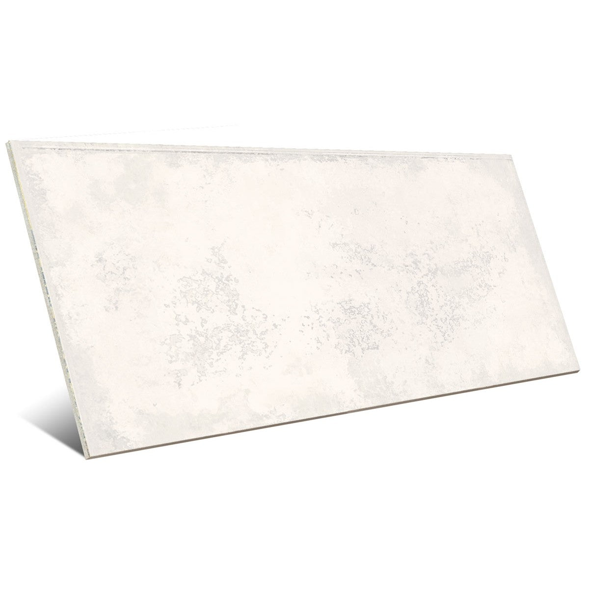 Carreau blanc effet zellige Biarritz Blanco 7,5 × 15 cm de Mainzu, vu en perspective avec surface nuancée et bords irréguliers.