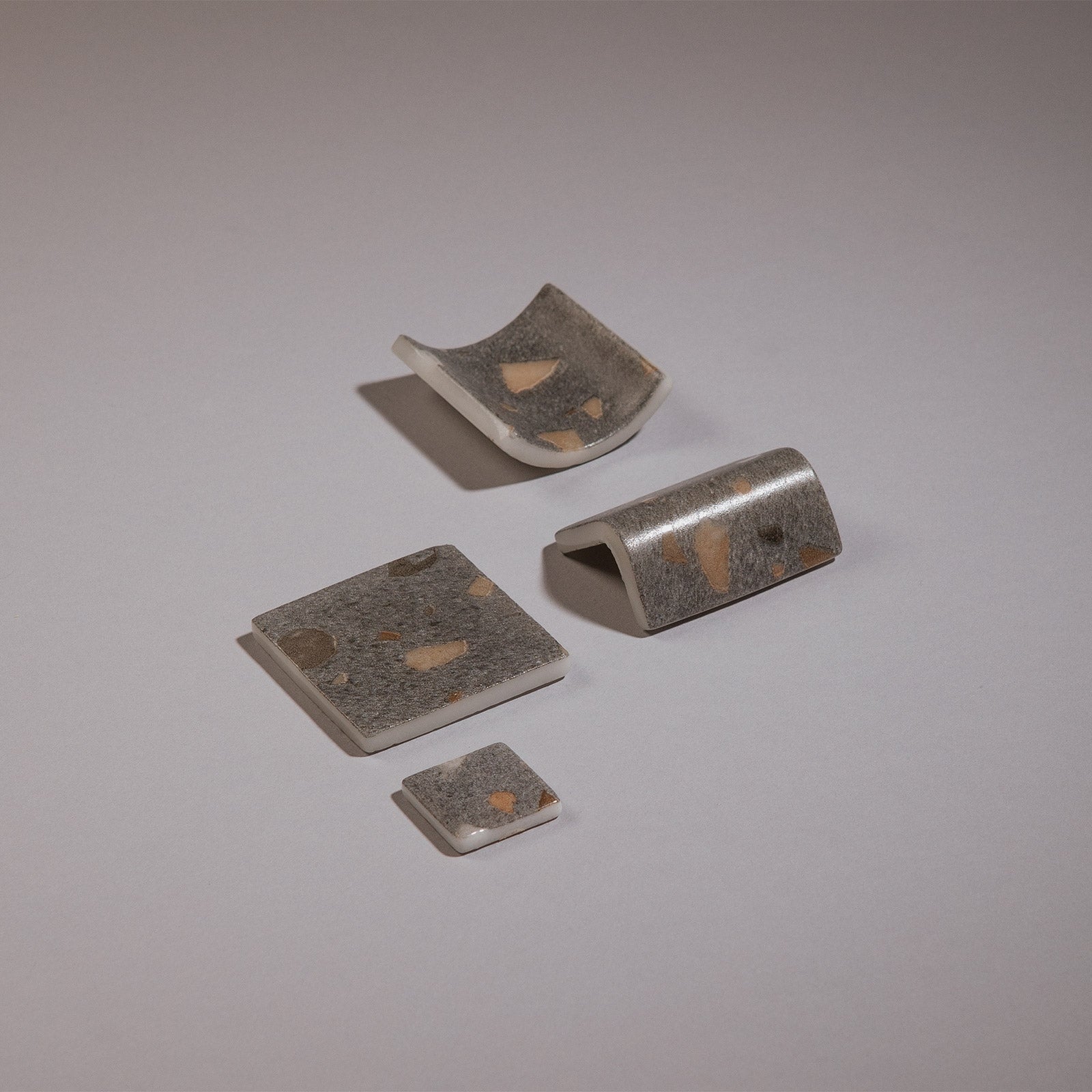 Mosaique Emaux de verre Terrazzo Grey 2,5x2,5 cm de Ezarri